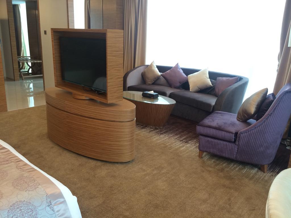 Shenzhen Baoan Plus Gems Cube Hotel Bagian luar foto