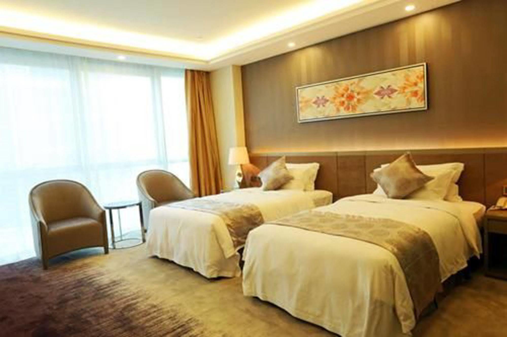 Shenzhen Baoan Plus Gems Cube Hotel Bagian luar foto