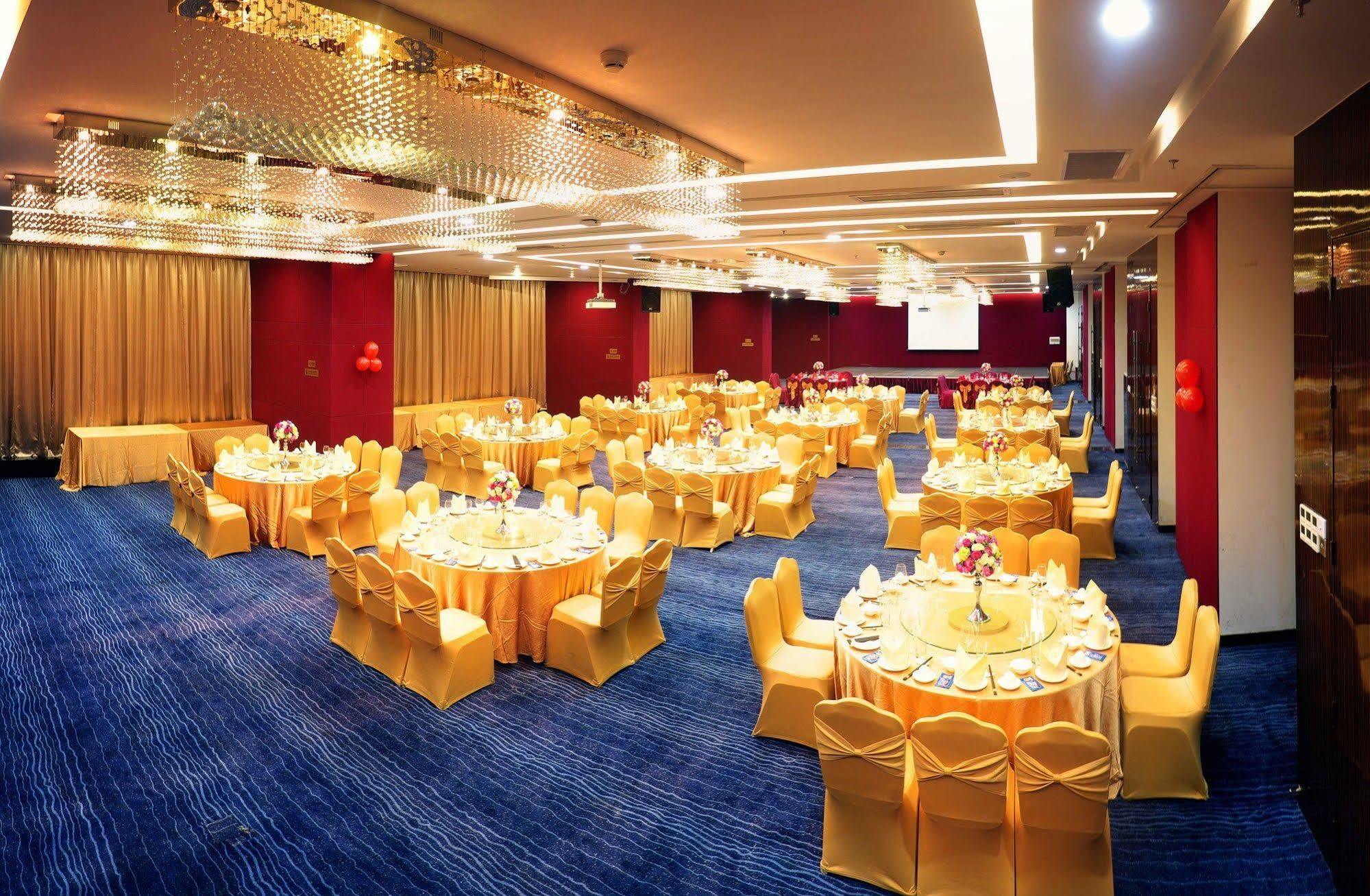 Shenzhen Baoan Plus Gems Cube Hotel Bagian luar foto
